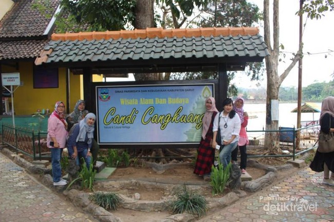 Hits dan Seru! Ke Candi di Garut Ini Harus Naik Rakit Dulu