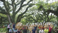 Halaman Pintu Masuk ke De Djawatan