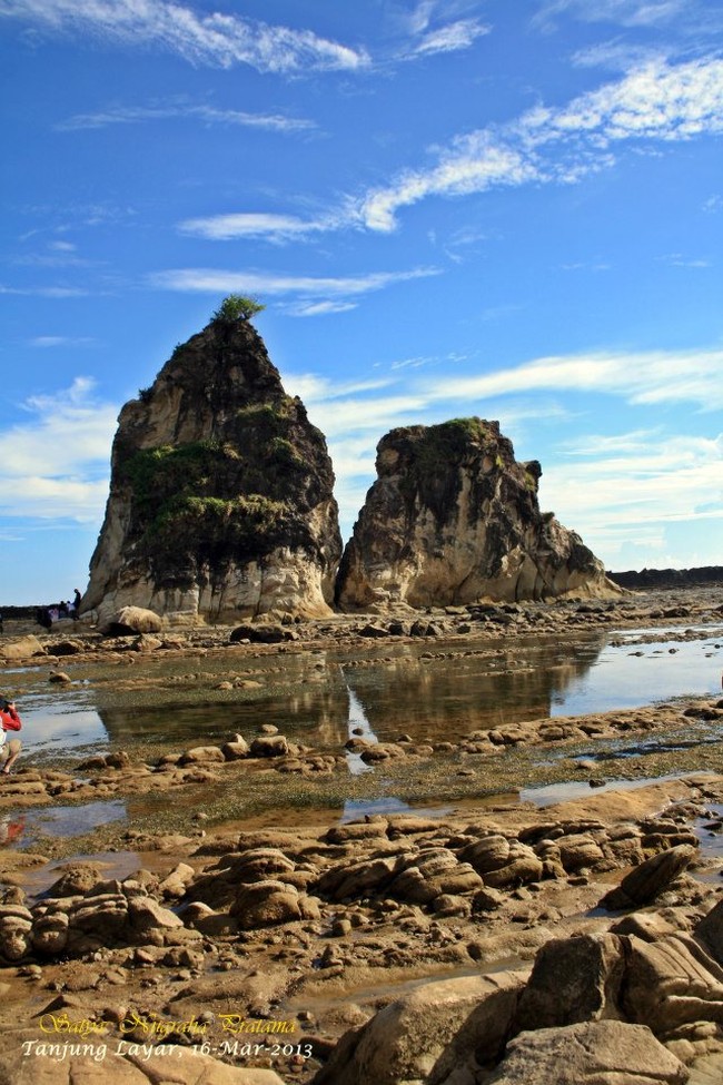 Ini Baru Unik! Batu Kodok di Pantai Sawarna