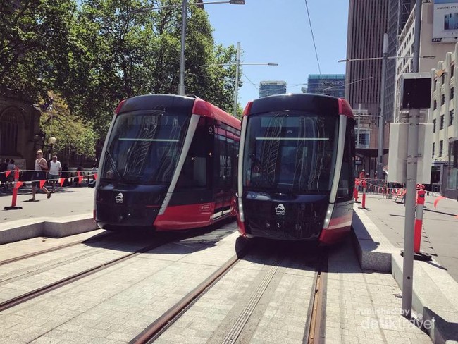 Ini Rasanya Naik Tram Terpanjang di Dunia