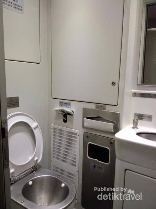 Ini Sensasi Naik Bullet Train di China