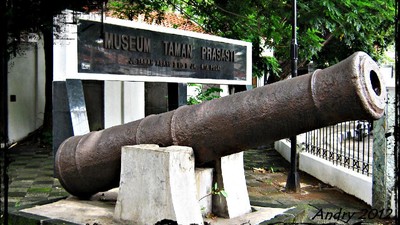 Jakarta Punya Makam Sekeren di Paris