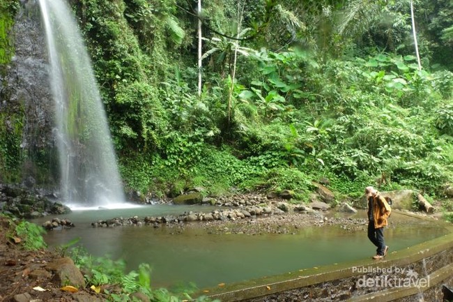 Jangan Sampai Lewat, Cantiknya Air Terjun Perawan dari Lampung
