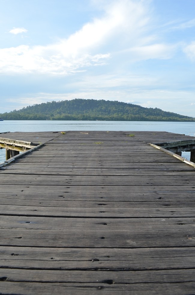 Jatuh Cinta Dengan Birunya Pulau Sebuku