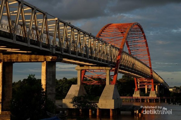 Kahayan, Jembatan Ikonik di Palangkaraya