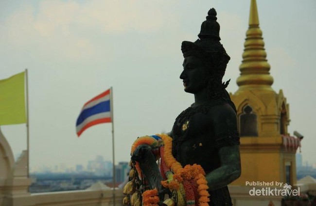 Kala Malam Menyapa Bangkok