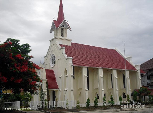 Kapel St Leo, Warisan Eropa di Kota Padang