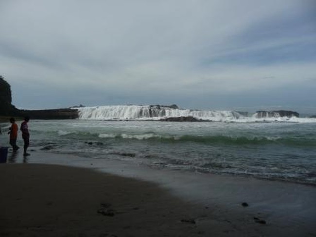 Karang Taraje, Yang Unik dari Sawarna Banten
