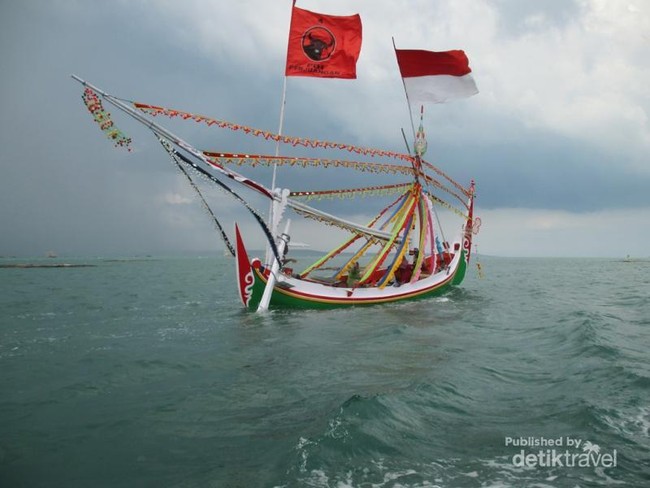 Katakan Bye Polusi Jakarta di Pantai Ini