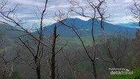 Penorama pegunungan di sekitar Gunung Ijen,