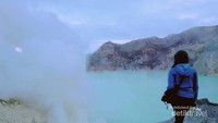 Kawah Ijen dan keindahannya yang terkenal.