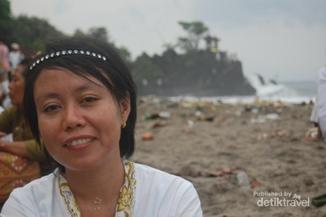 Keceriaan Anak-anak Lombok Saat Berenang di Pantai