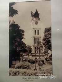 Kembaran Menara Jam Big Ben Ada Di Bukittinggi