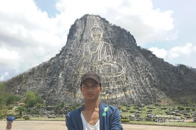 Kemegahan Laser Buddha dari Thailand
