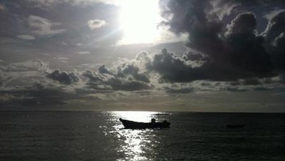 Ketika Matahari Terbenam di Pulau Paling Selatan Indonesia