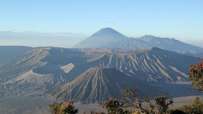 Lautan Pasir, Bukit Teletubbies dan Sunrise Menawan di Bromo