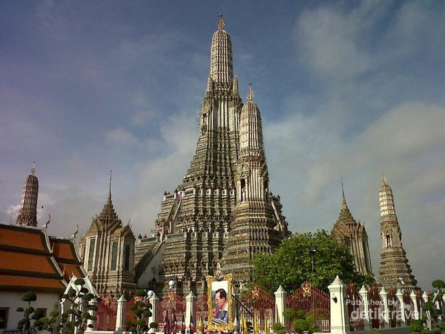 Libur Natal ke Bangkok, Mampir ke Wat Arun