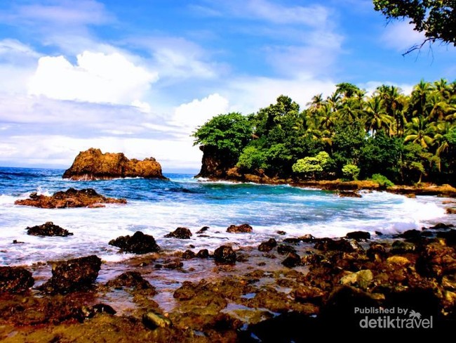 Libur Natal Menikmati Pantai di Ambon