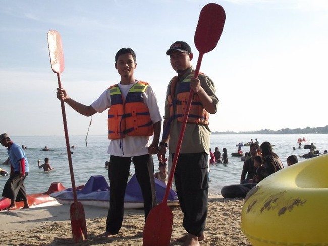 Liburan Murah Meriah di Pantai Kartini