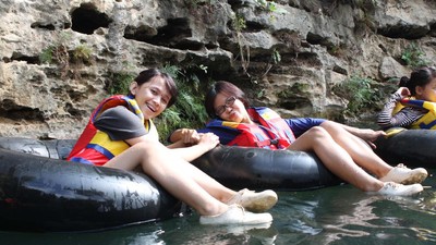 Lompat! Serunya Petualangan di Gua Pindul