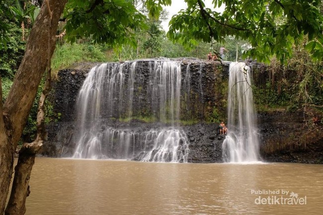Long Weekend Ini, Yuk Basah-basahan di Air Terjun Anggal