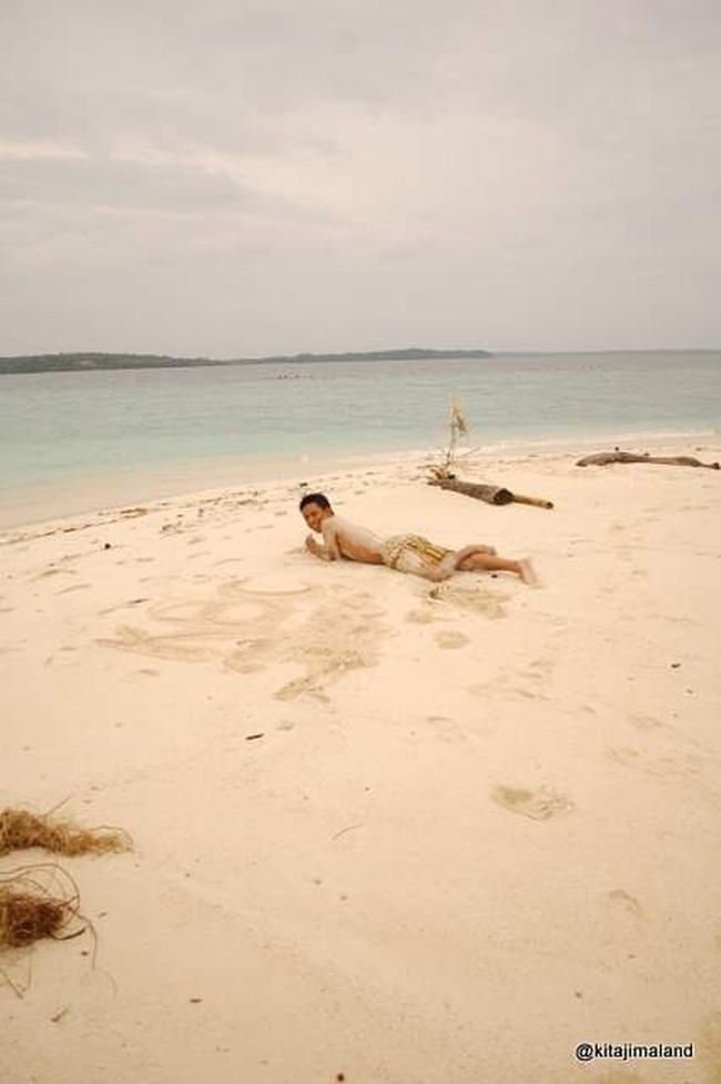 Main-main Bareng Hiu di Karimunjawa