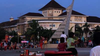 Makassar, Dari Sunset Losari Sampai Pasir Putih Samalona