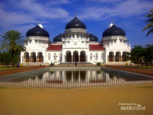 Masjid Baiturrahman yang Fenomenal di Banda Aceh