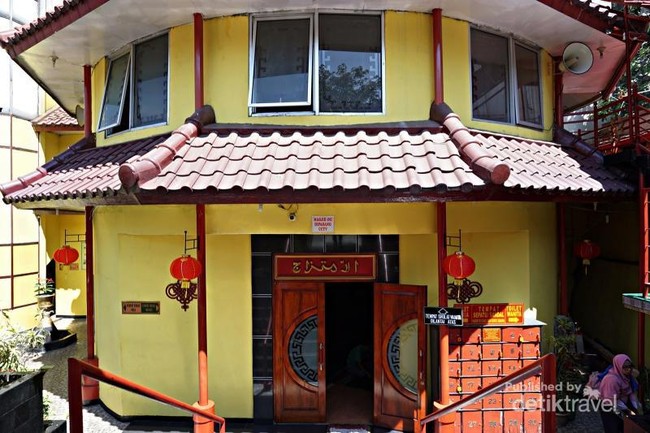 Masjid Unik di Bandung Bergaya Bangunan Tionghoa