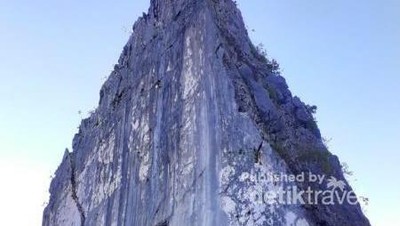 Megahnya Bukit Marmer di Timor Tengah Selatan