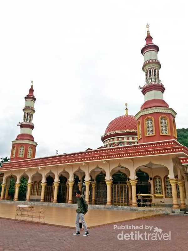 Megahnya Masjid Agung Istiqamah Tapaktuan di Aceh