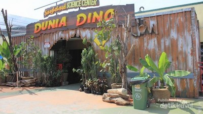 Menantang Dinosaurus di Jungleland
