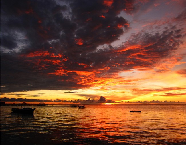 Menanti Mentari di Derawan
