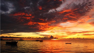 Menanti Mentari di Derawan