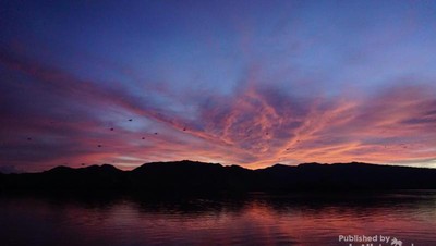 Menanti Senja di Pulau Kalong