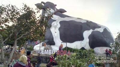 Menanti Sore dengan Sapi Raksasa, Ke Sini Saja