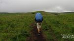 Mendaki Gunung di Musim Hujan? Ini Tipsnya