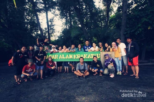 Mendaki Kedahsyatan Gunung Krakatau