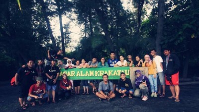 Mendaki Kedahsyatan Gunung Krakatau