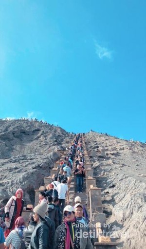 Menelusuri Bromo yang Eksotis