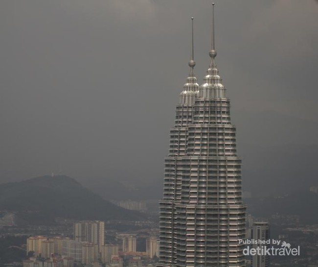 Menengok Menara Kembar Tertinggi Sedunia di Malaysia