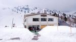 Mengagumi Alpine Route Jepang di Musim Semi, Membelah Gunung