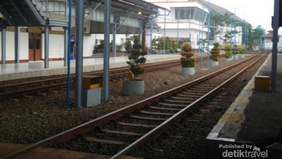 Mengagumi Arsitektur Stasiun Tawang