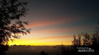 Bukit Sikunir Dieng, yang memiliki langit layaknya warna Kunir