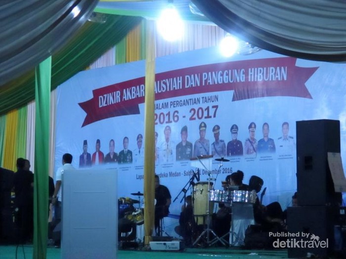 Mengenang Meriahnya Perayaan Tahun Baru 2017 di Medan