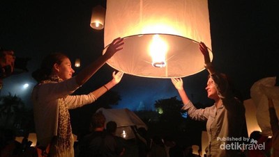 Mengenang Suasana Pelepasan Ribuan Lampion di Borobudur