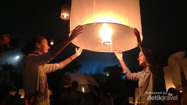 Mengenang Suasana Pelepasan Ribuan Lampion di Borobudur