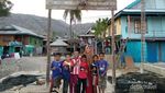Mengintip Kehidupan Anak-anak Desa Komodo