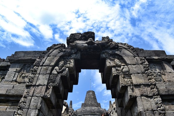 Mengintip Kemegahan Cantik Buddha Terbesar Di Dunia 