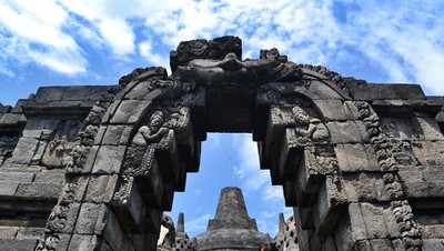 Mengintip Kemegahan Cantik Buddha Terbesar di Dunia